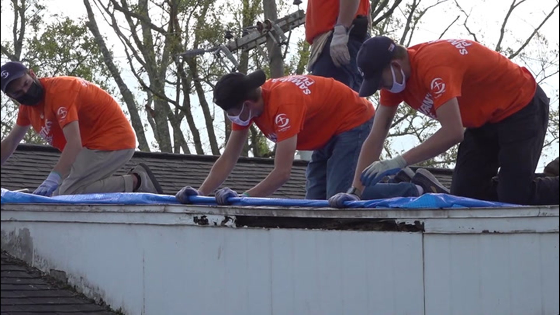 Volunteers From Across The Country Helping Hurricane Victims ...