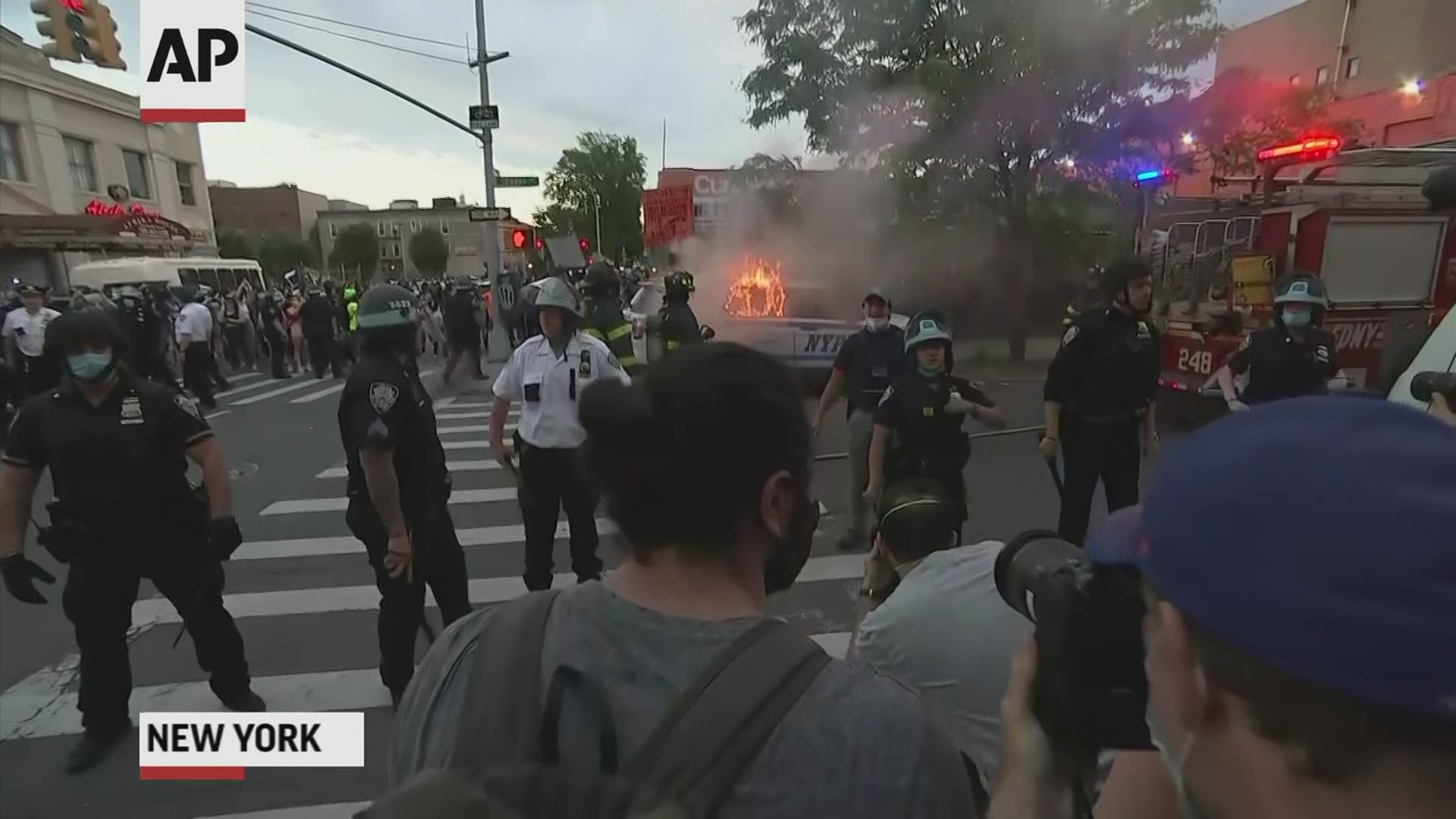 Protesters angry over the death of George Floyd in Minneapolis have returned to the streets of New York for a third straight night. (AP)