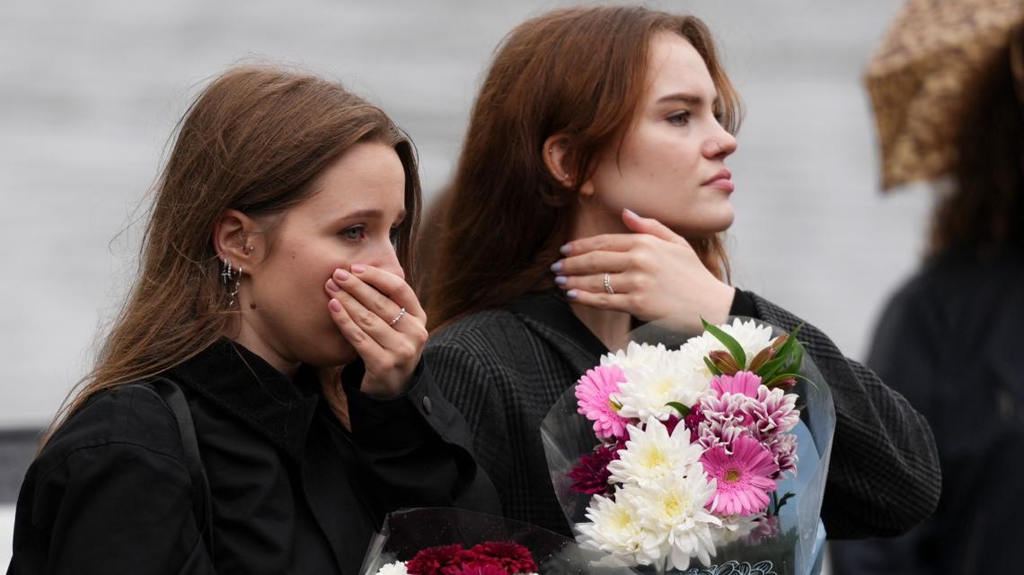 Liam Payne fans gather in London to pay tribute to singer