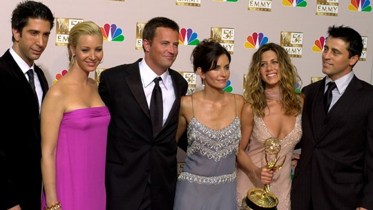'Friends' cast offers reunion tickets to raise money for ...