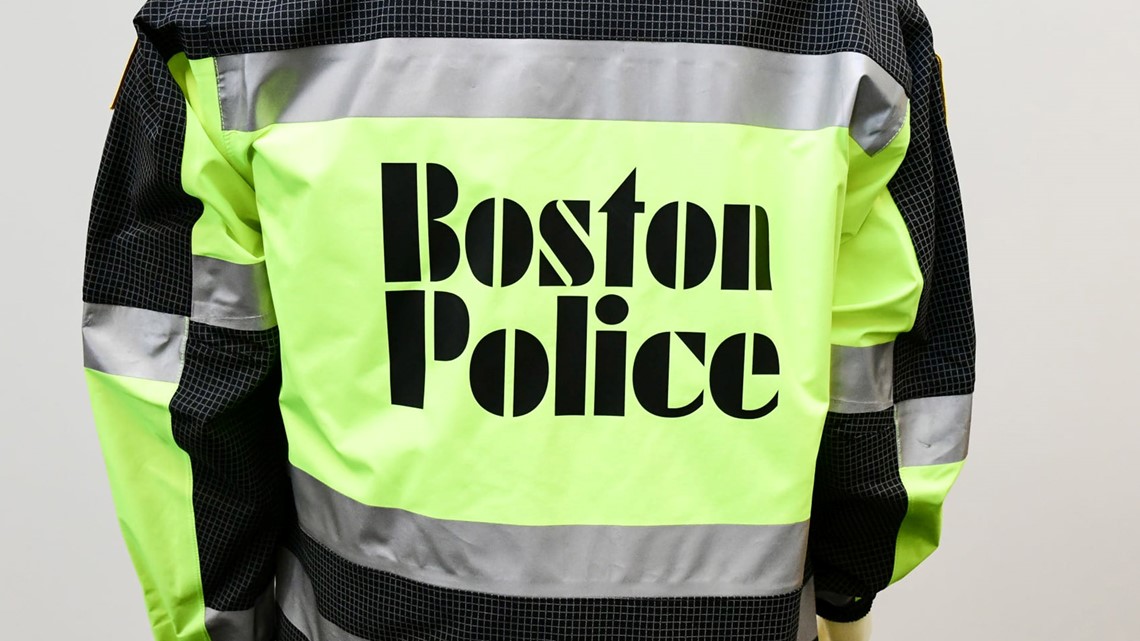 $5,000 reward: Boston Police uniforms stolen ahead of marathon - Vimarsana News
