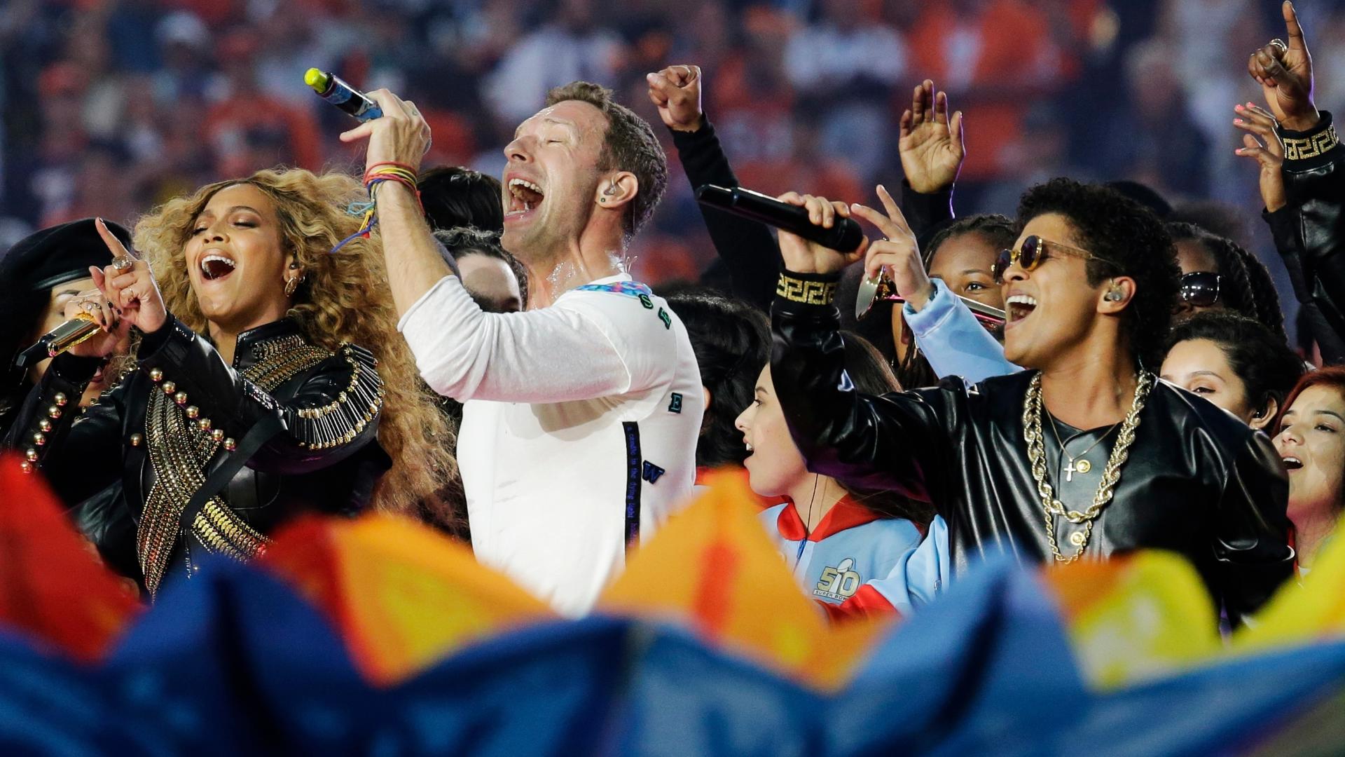 Super Bowl halftime shows people are still talking about ...
