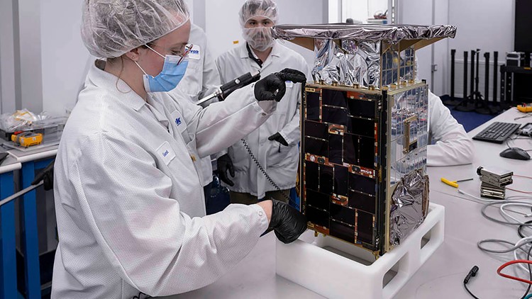 NASA re-establishes contact with tiny satellite on way to moon orbit
