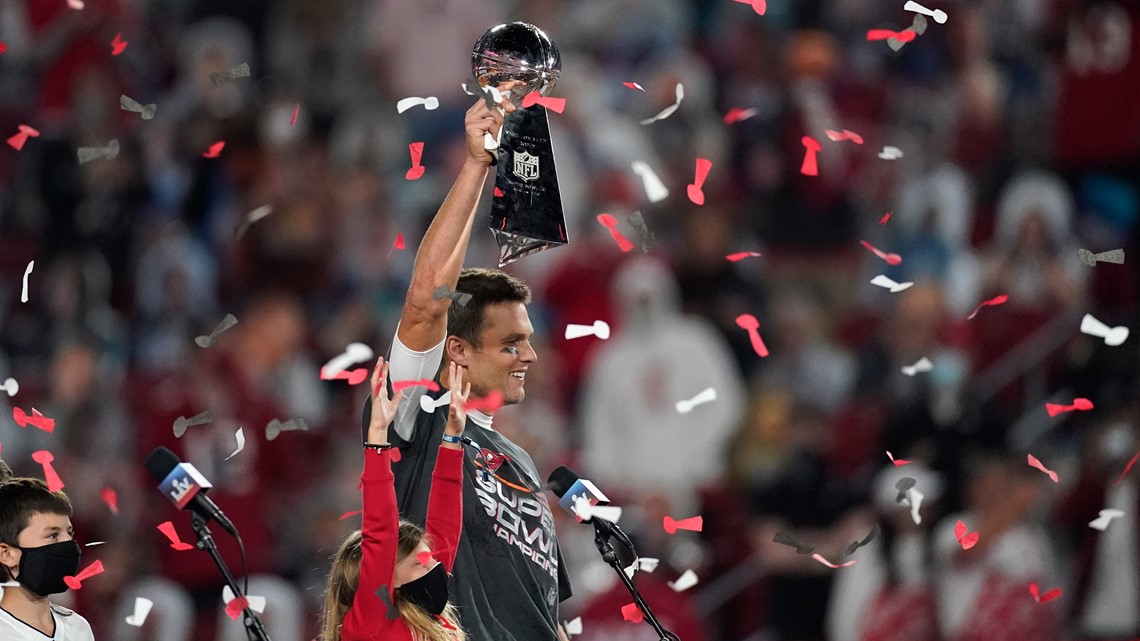 Tom Brady Celebrates World Series Win With Red Sox, Selfie Time!