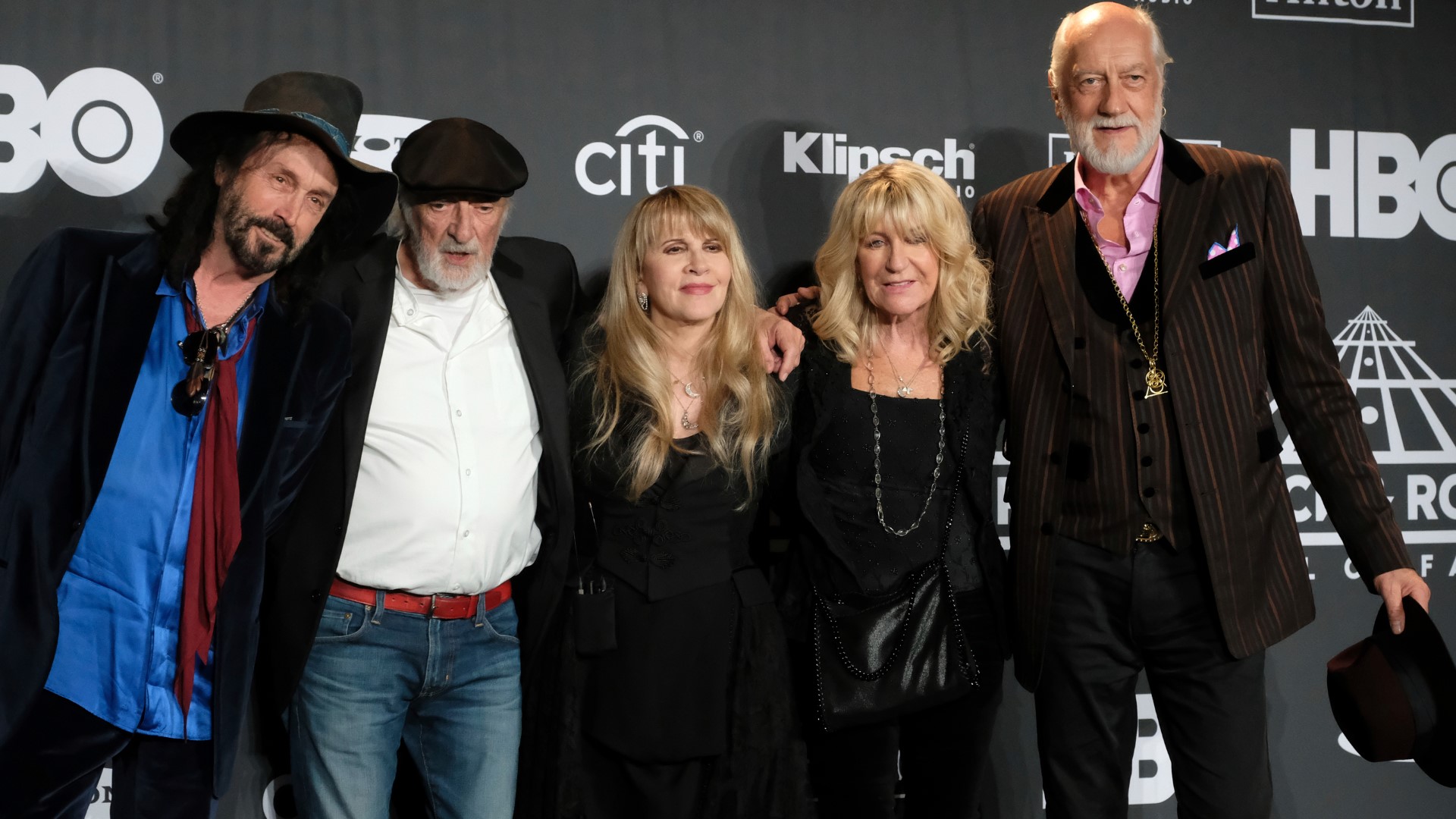 Invisemon Fleetwood Mac’s 'Landslide' charts for first time thanks to Netflix ...