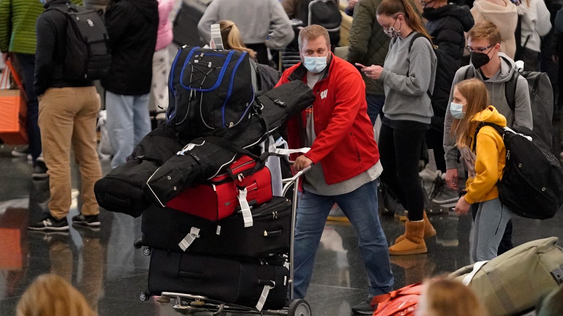 Do I still need to wear a mask to fly in the US? - Vimarsana News