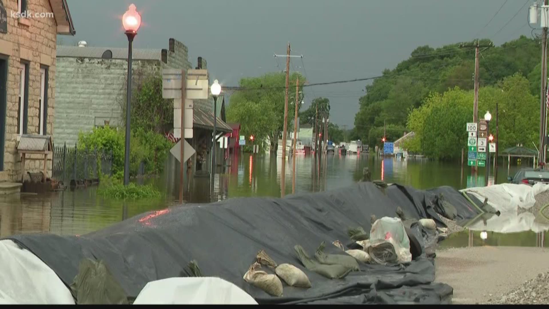 In Grafton, the forecasted crest of the Mississippi River jumped up from 35.5 to 36.3 Thursday.