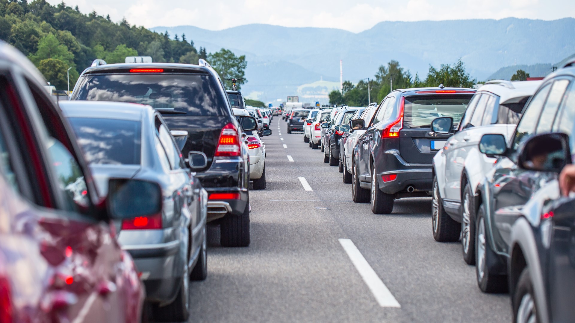 Road and Track published a list of the most popular cars in each state using automotive registration data from credit reporting company Experian.