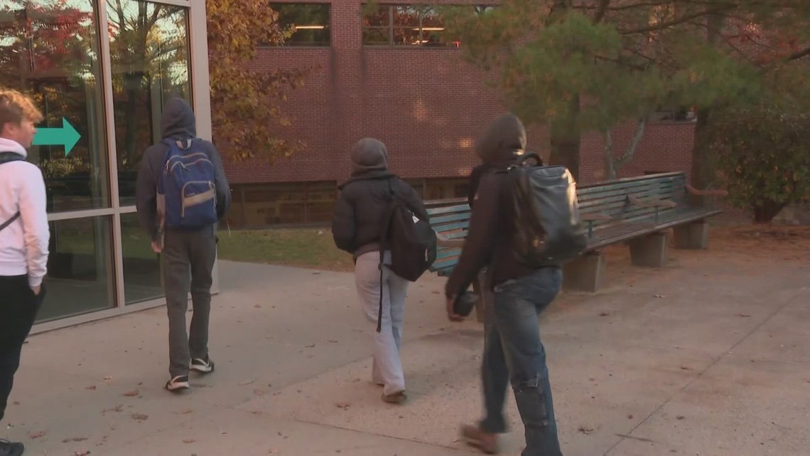 Maine students say 'No' to changes in absentee voting laws, 'Yes' to weapon restrictions, in mock election