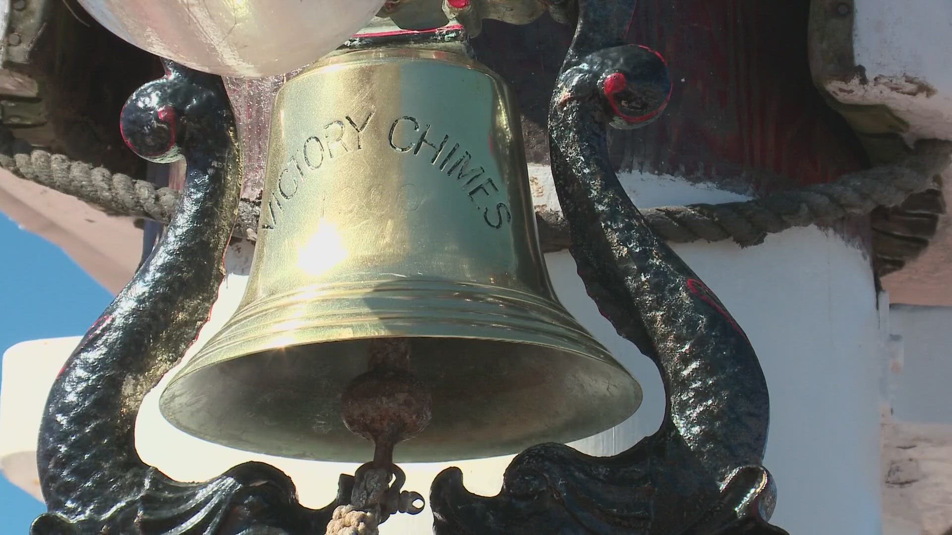 Two brothers who are lifelong sailors and operate two floating restaurants in New York had the winning bid this week for the Victory Chimes.