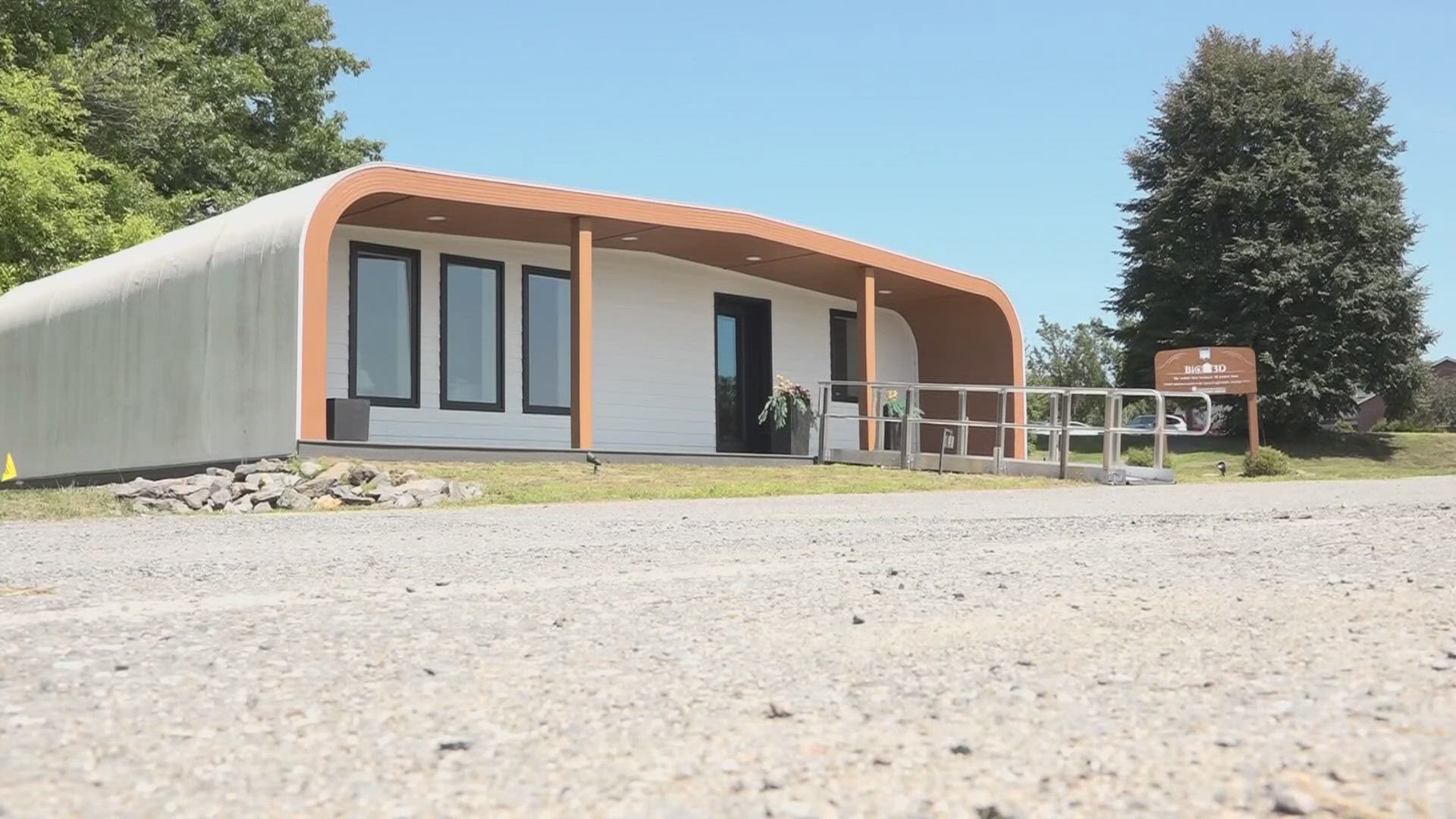 An official with U.S. Housing and Urban Development was in Maine to check out a home at the University of Maine that was 3D printed using bio-friendly materials.