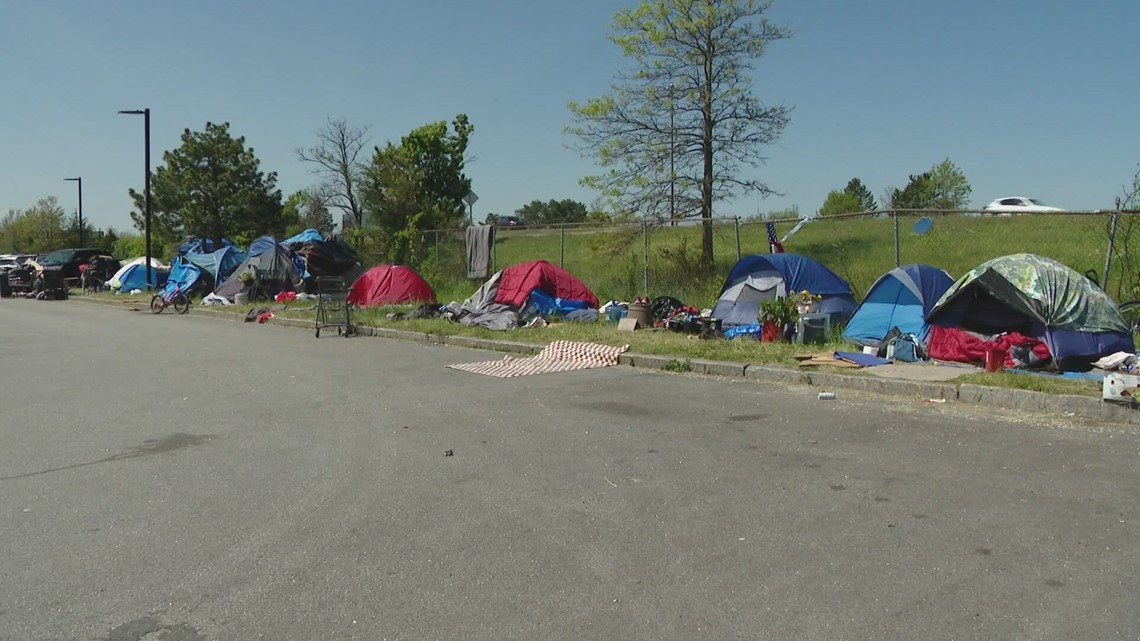 State officials clear homeless encampments along I-295 exits in ...