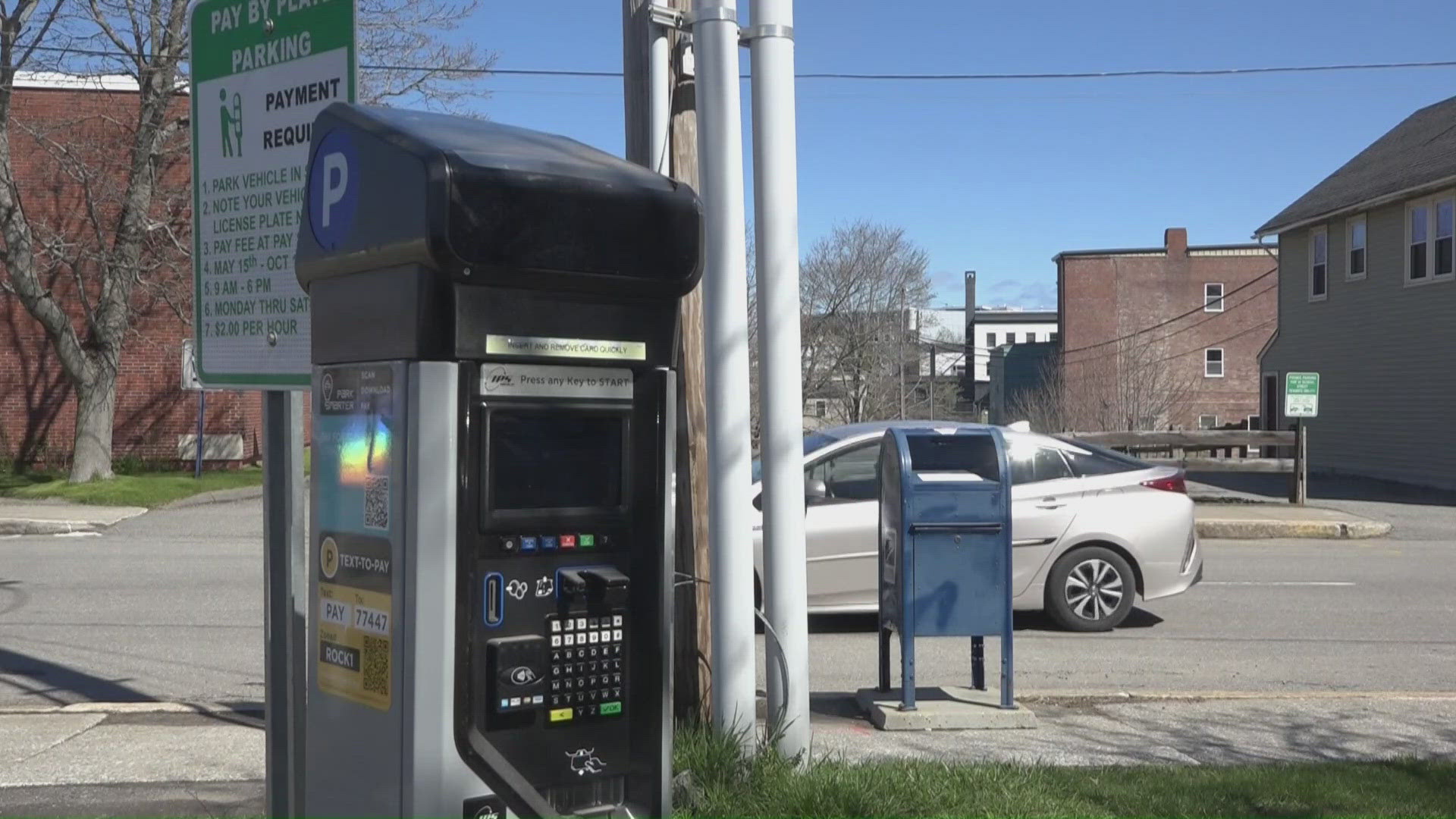 Rockland expands paid parking system ahead of summer season ...