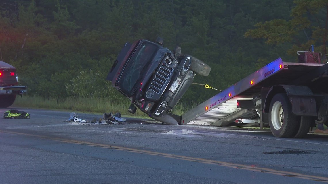 Three injured in Raymond rollover crash