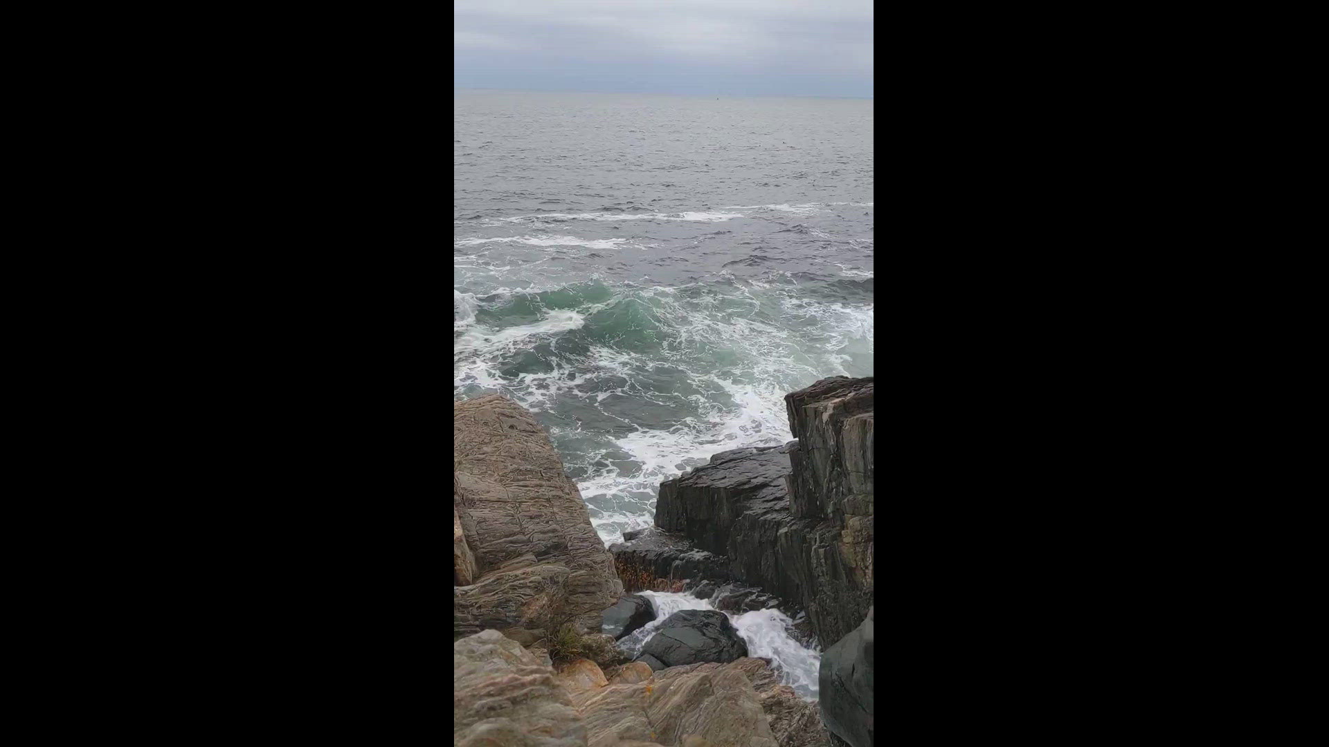 There are spectacular wave breaks at Giant Stairs during full moon high tides.
Credit: Kelly Williams