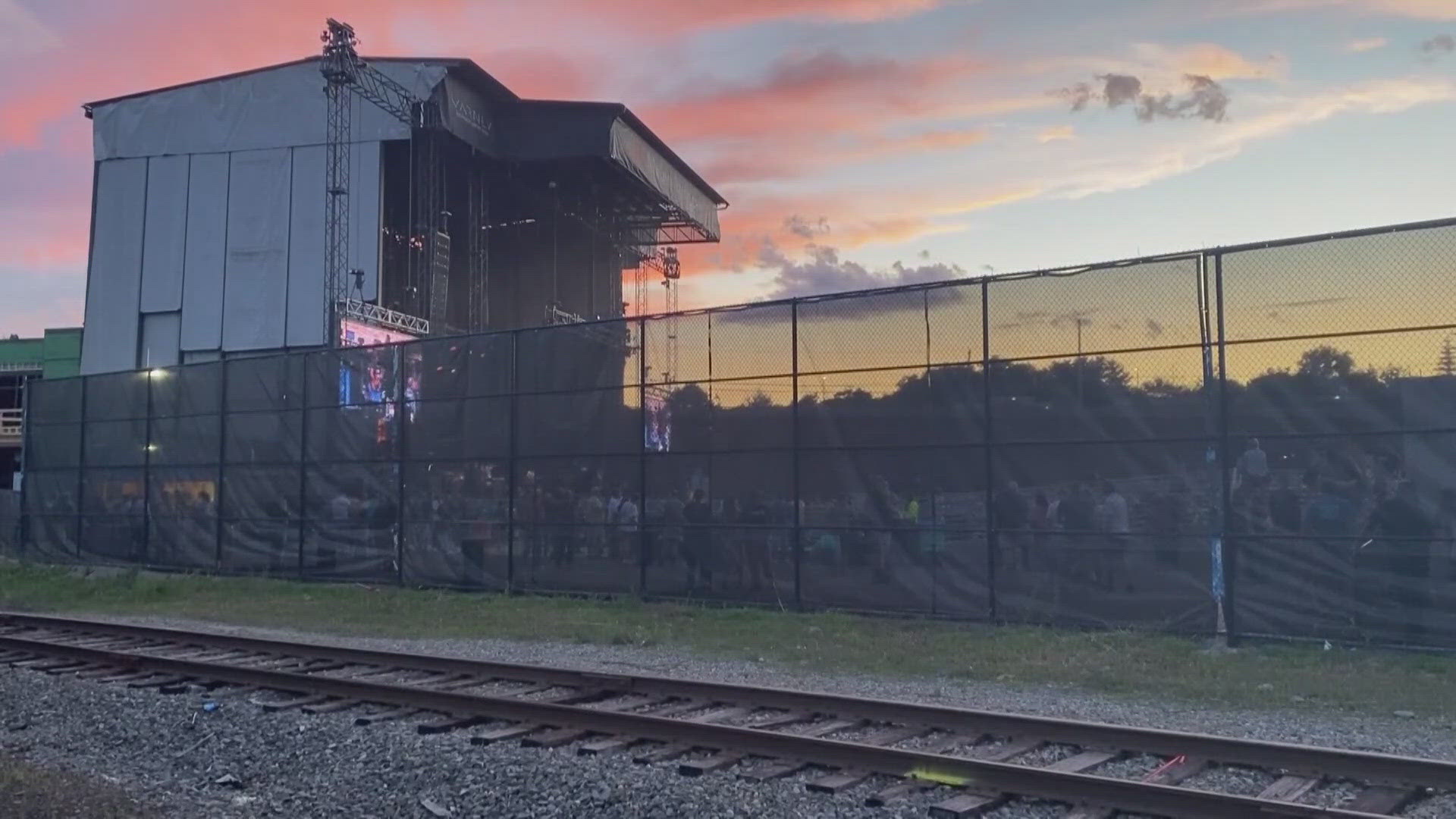 Richmond man arrested after allegedly hiding gun outside Bangor concert ...