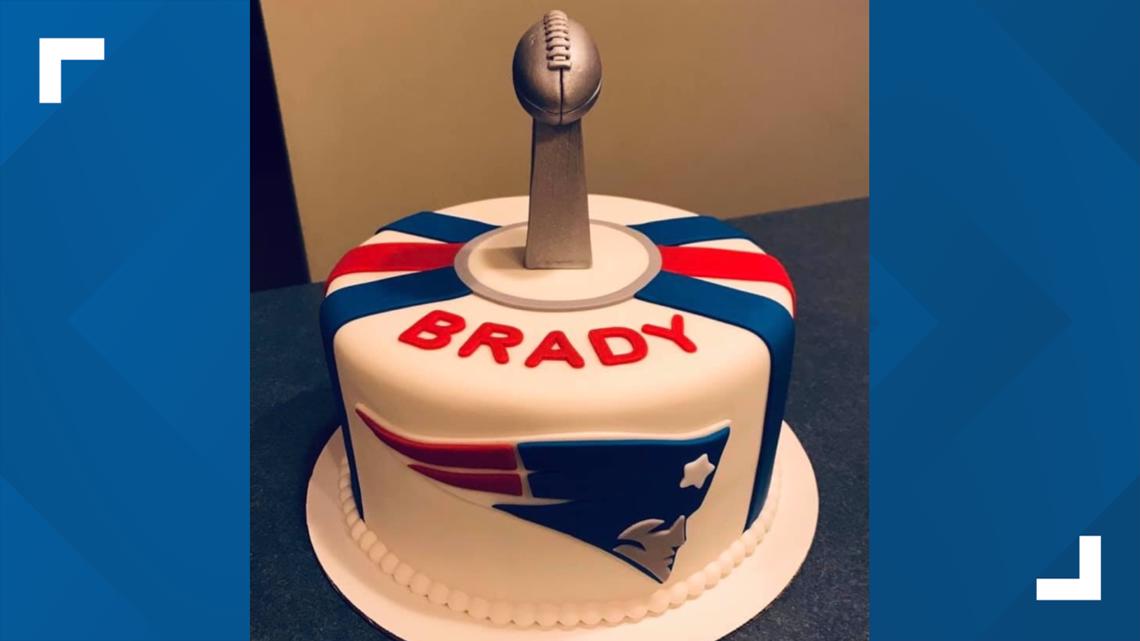 tom brady buccaneers cake