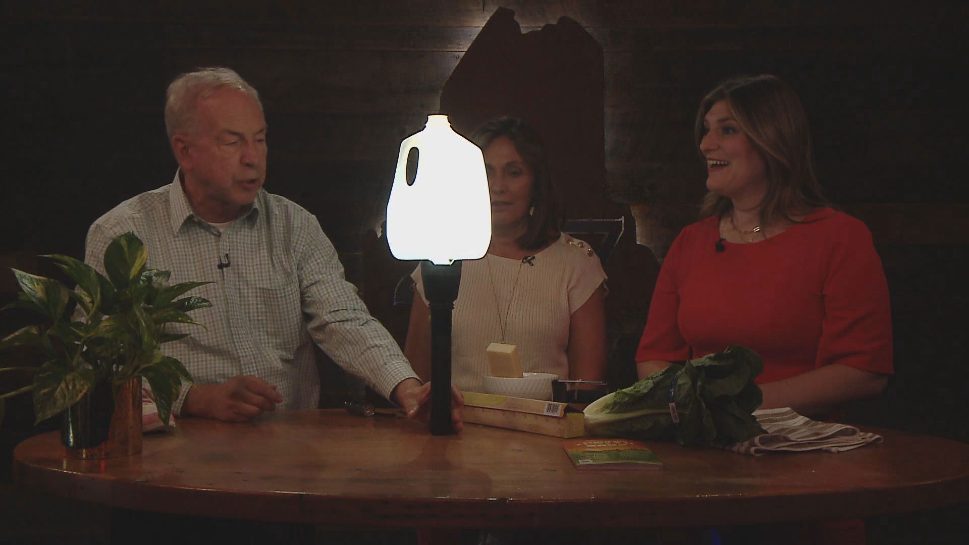 The editors of the almanac stopped by the 207 studio to share a few lifehacks from the edition.