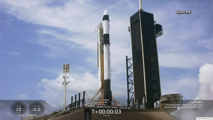 SpaceX launches Dragon cargo capsule to ISS