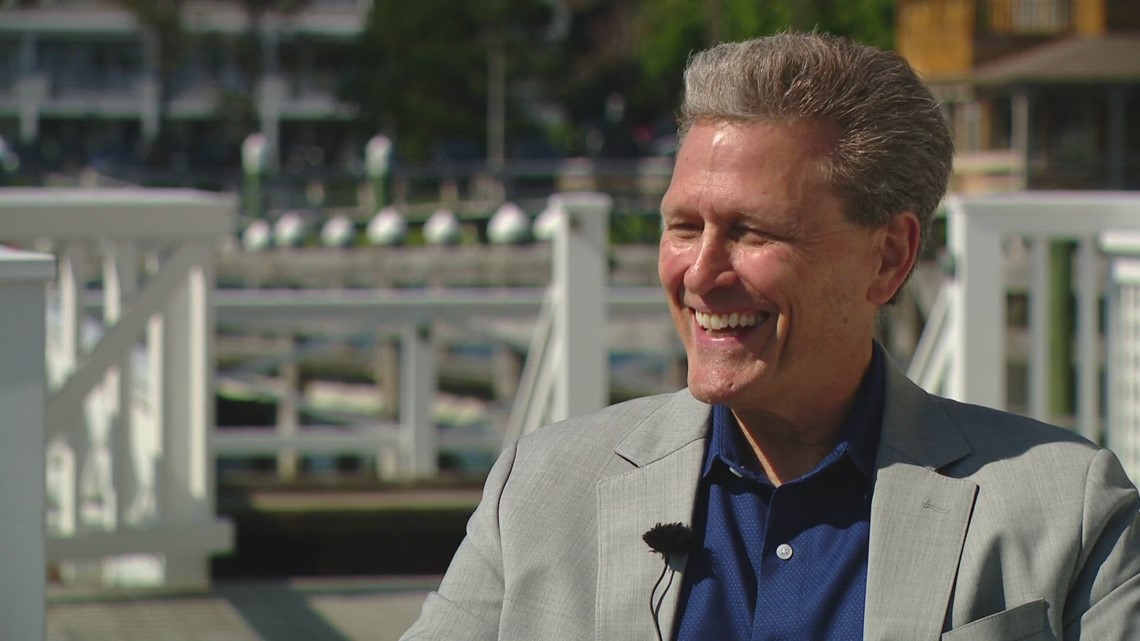 David Baldacci, popular writer, donates books during Maine visit - Vimarsana News