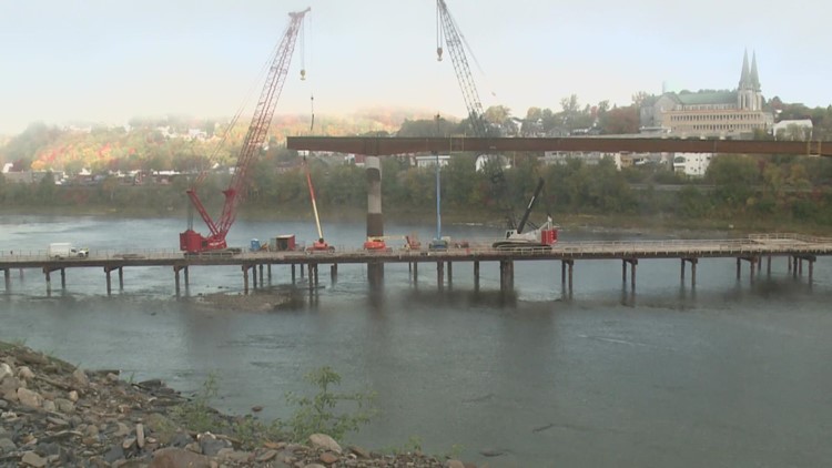 Construction on new Madawaska-Edmundston bridge is halfway done