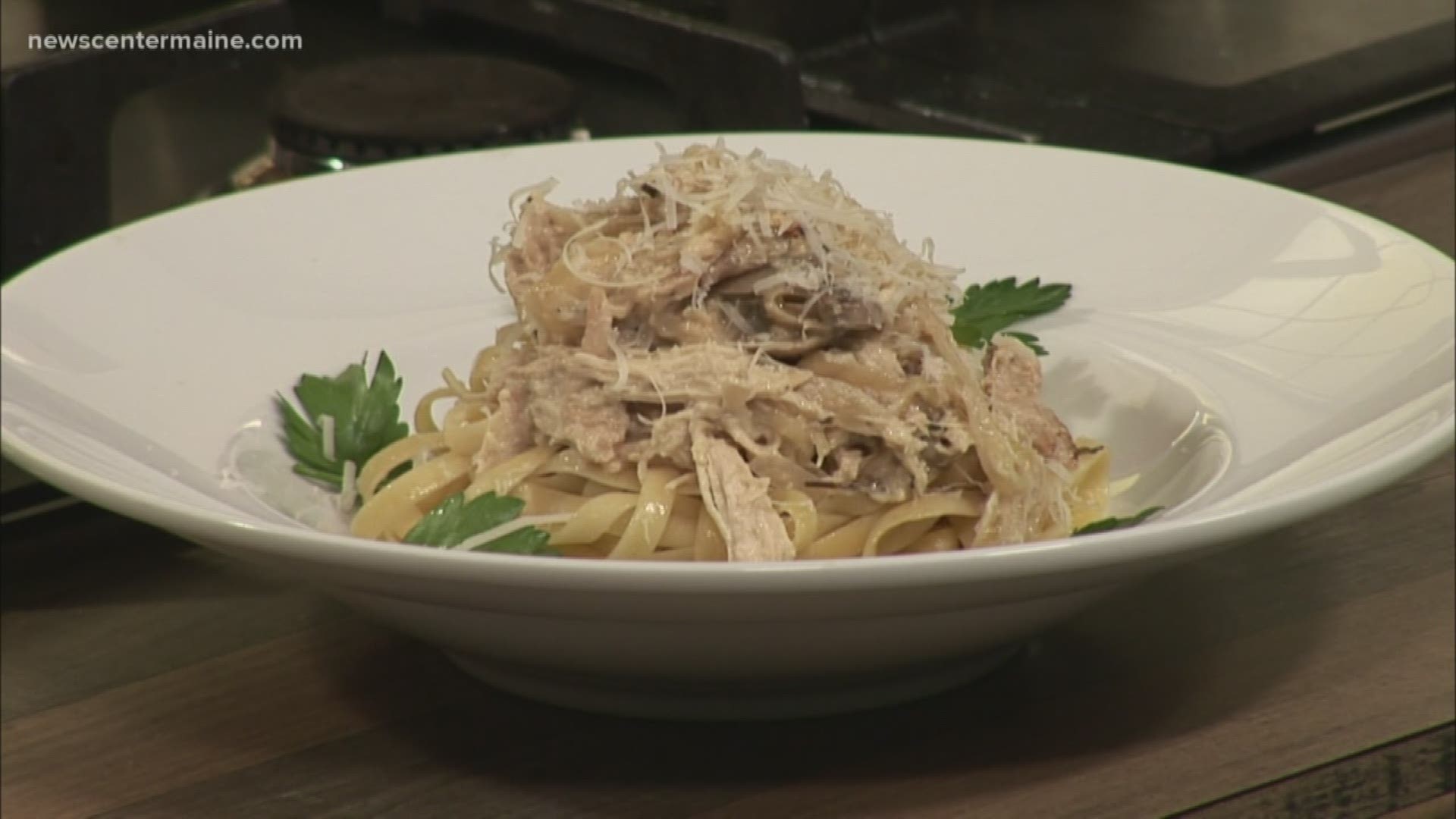 Fettuccine with caramelized onions, chicken and mushrooms is easy and quick.