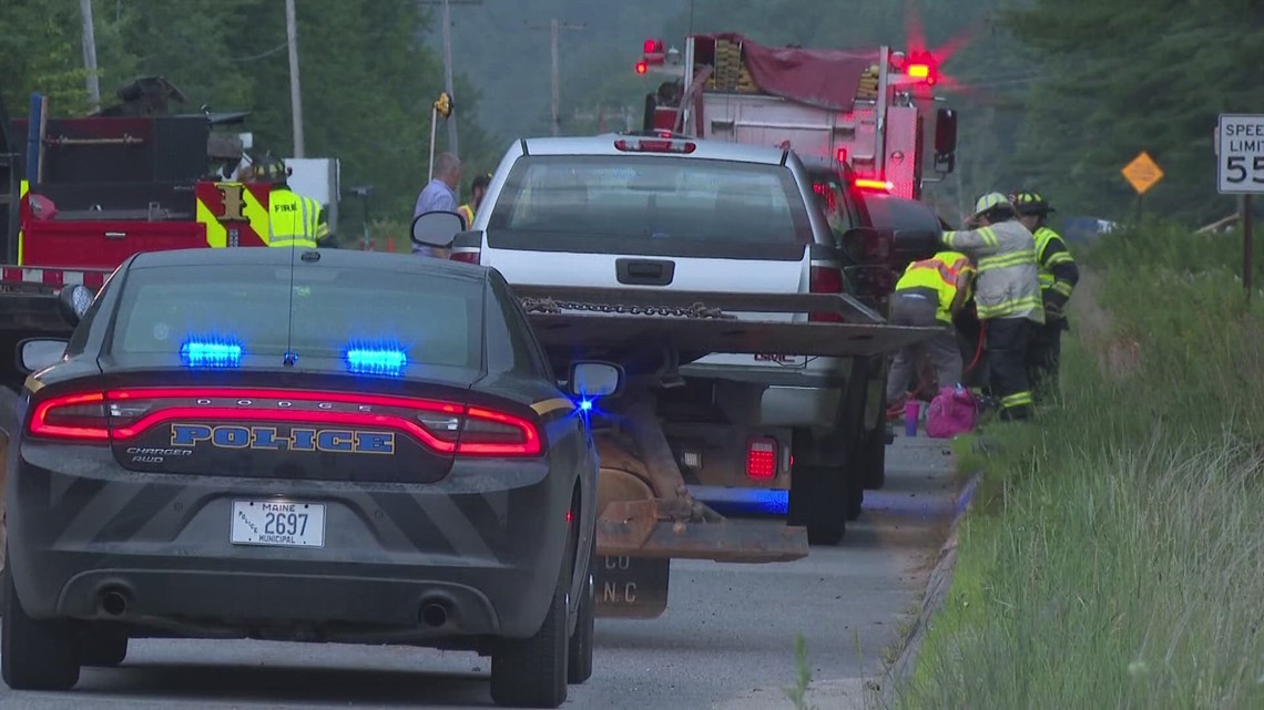 Three dead, one injured in twovehicle crash in South Paris