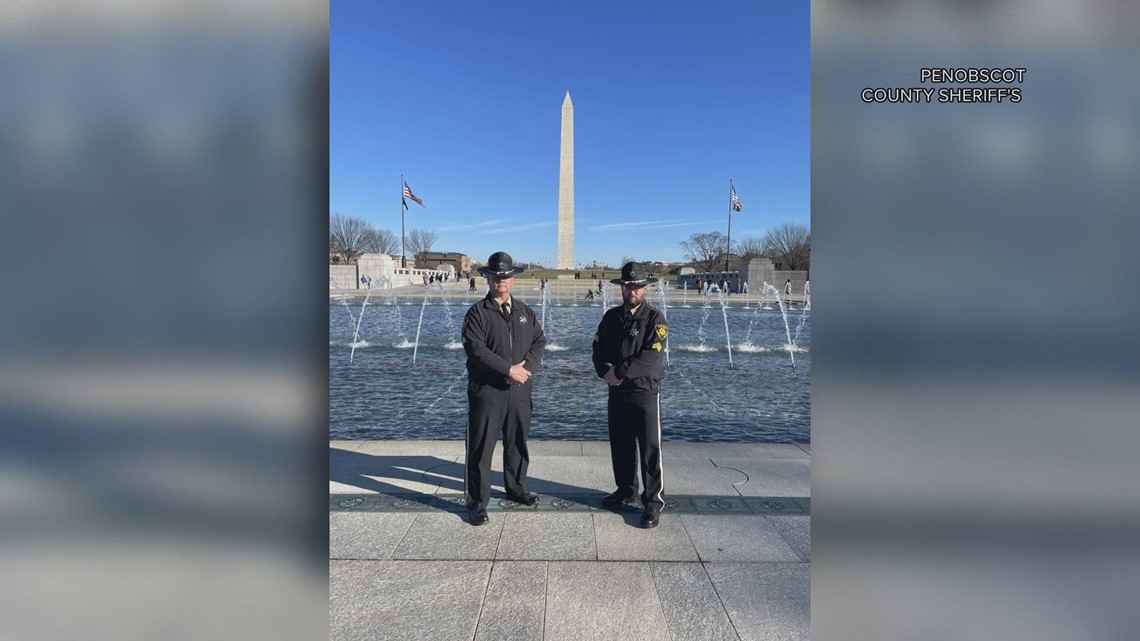 Wreaths Across America convoy arrives in Arlington