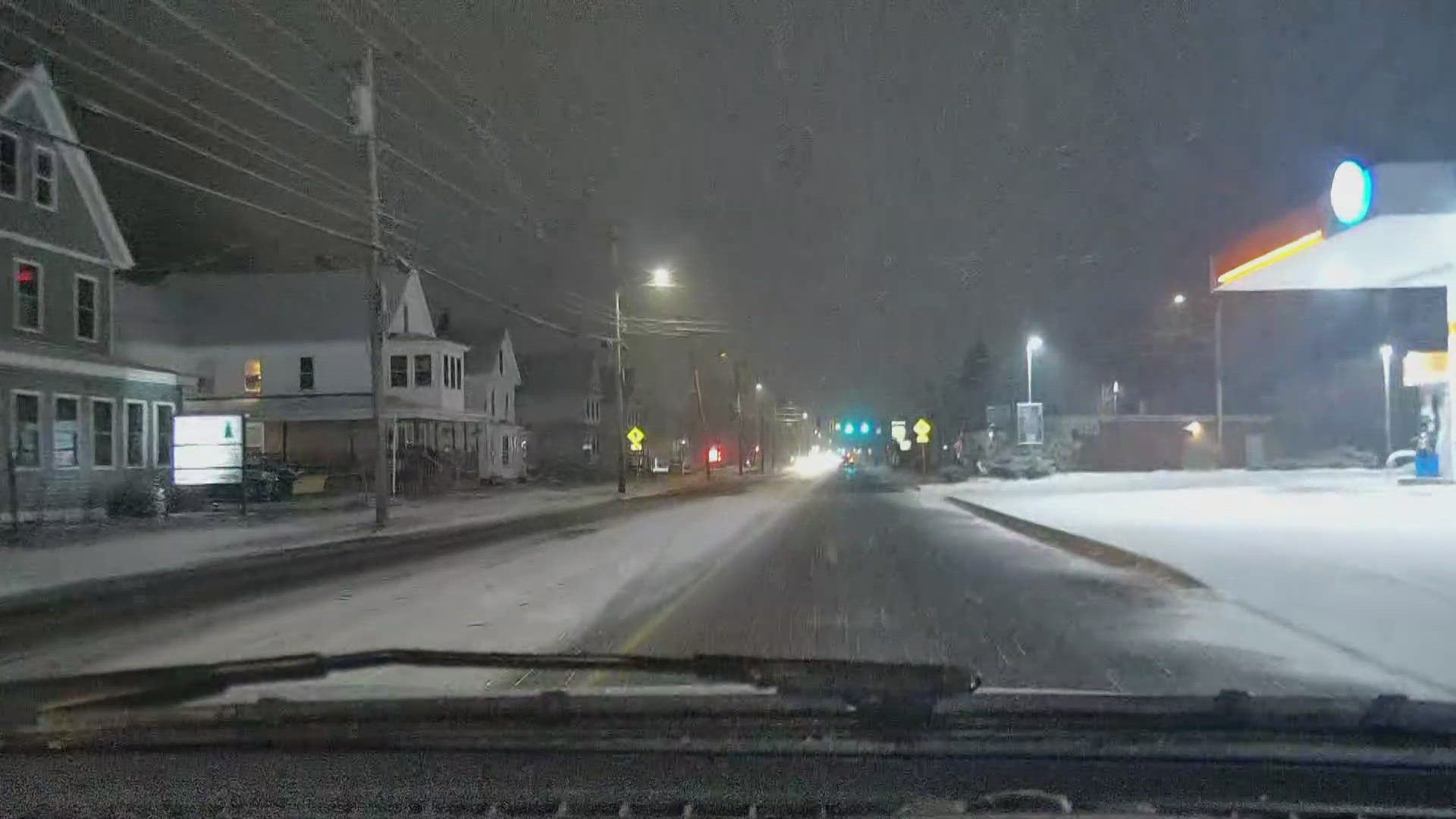 Weather update: Snowfall picks up in downtown Sanford, road conditions ...