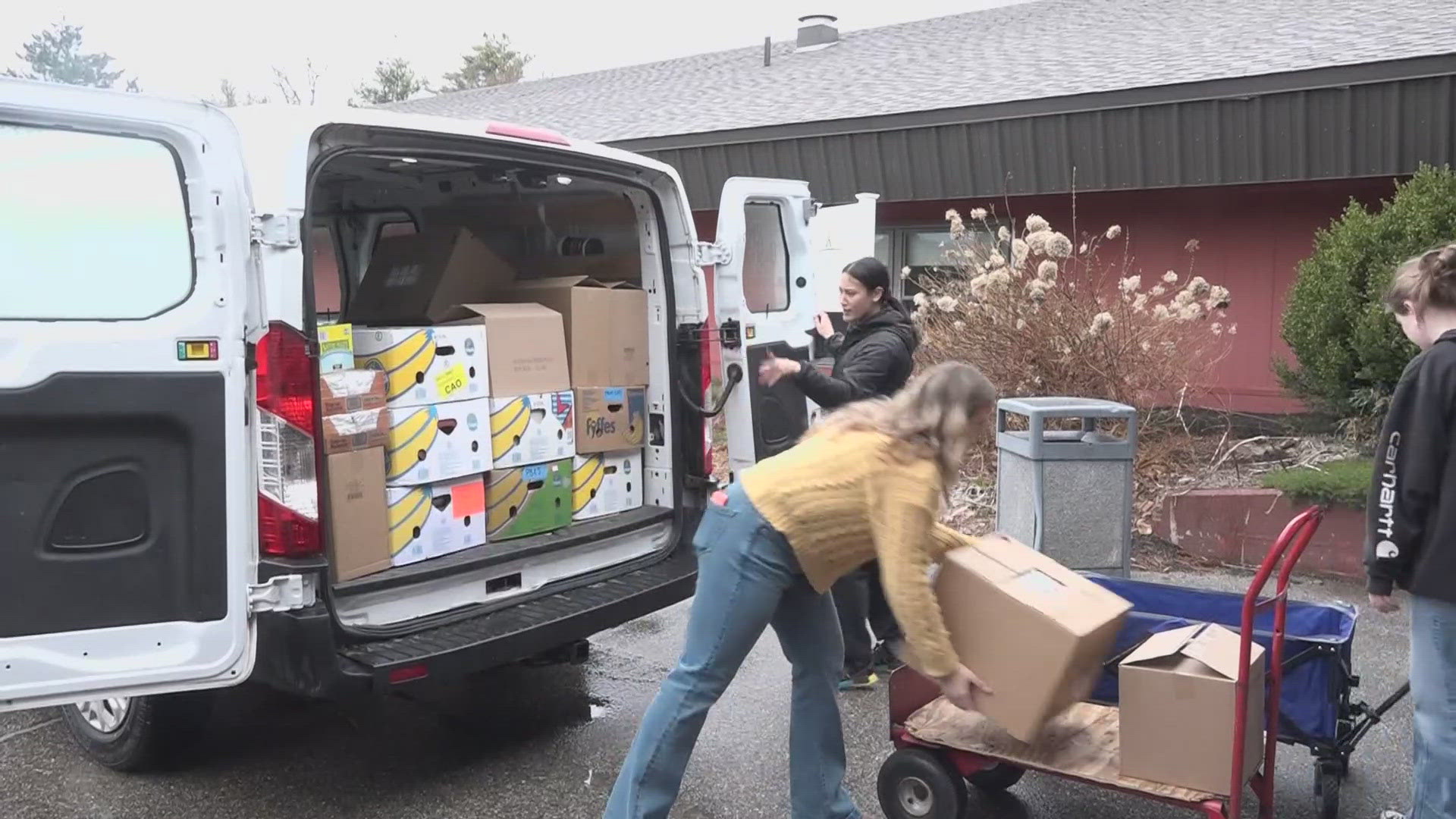 The nonprofit is led by three young women who want to make sure food pantries are stocked in schools across York County.