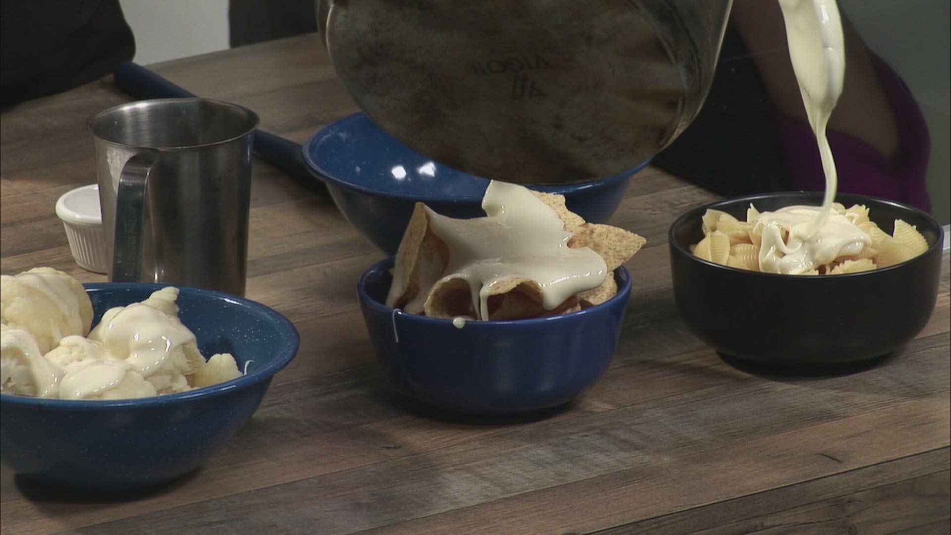 Chef Daron Goldstein joins us in the 207 kitchen to share his cheese sauce recipe.