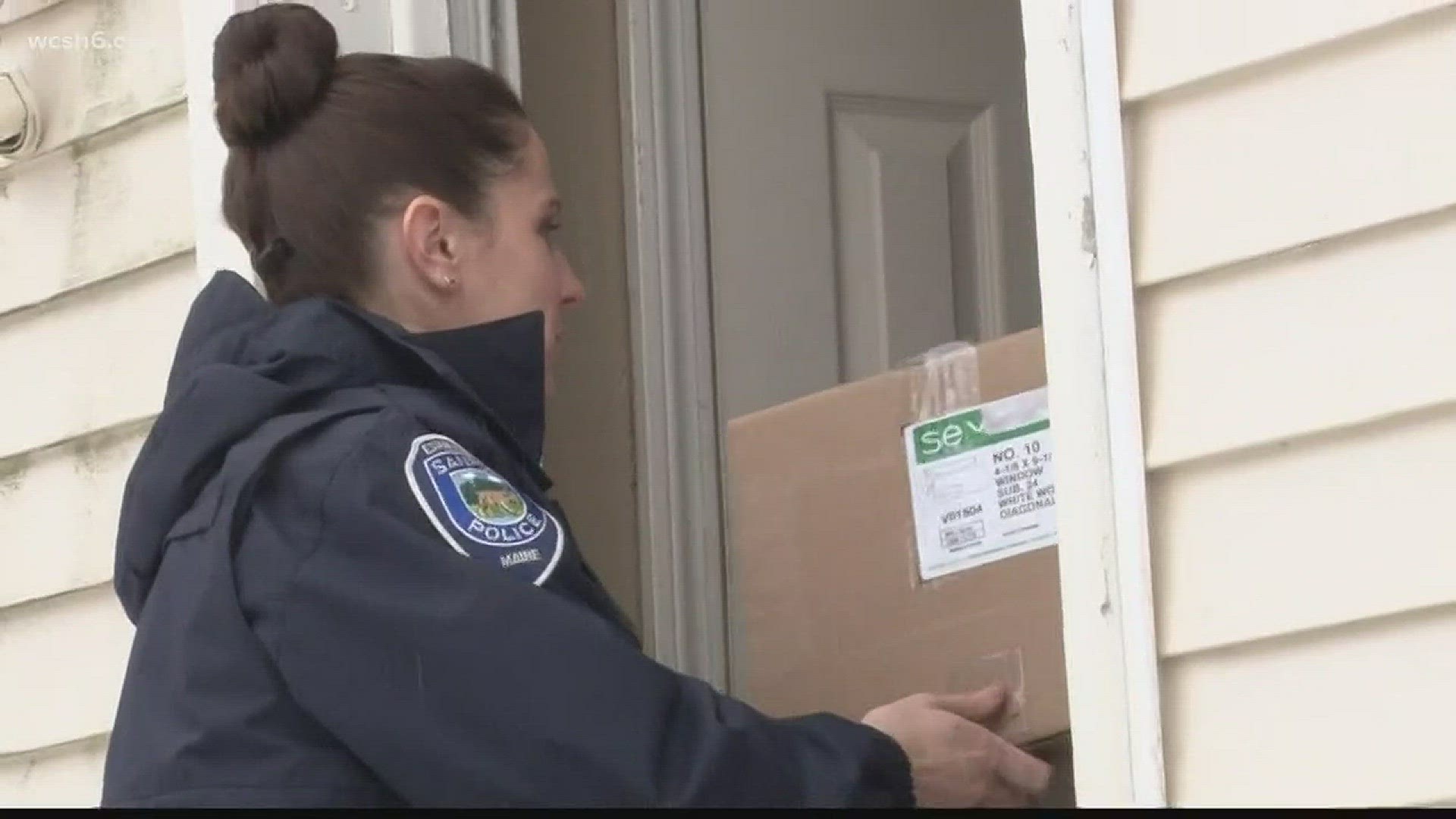 Sanford Police officer spends holiday season giving back