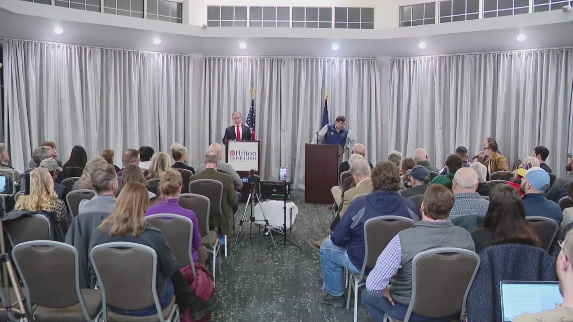 Two Maine gubernatorial candidates face off in atypical debate