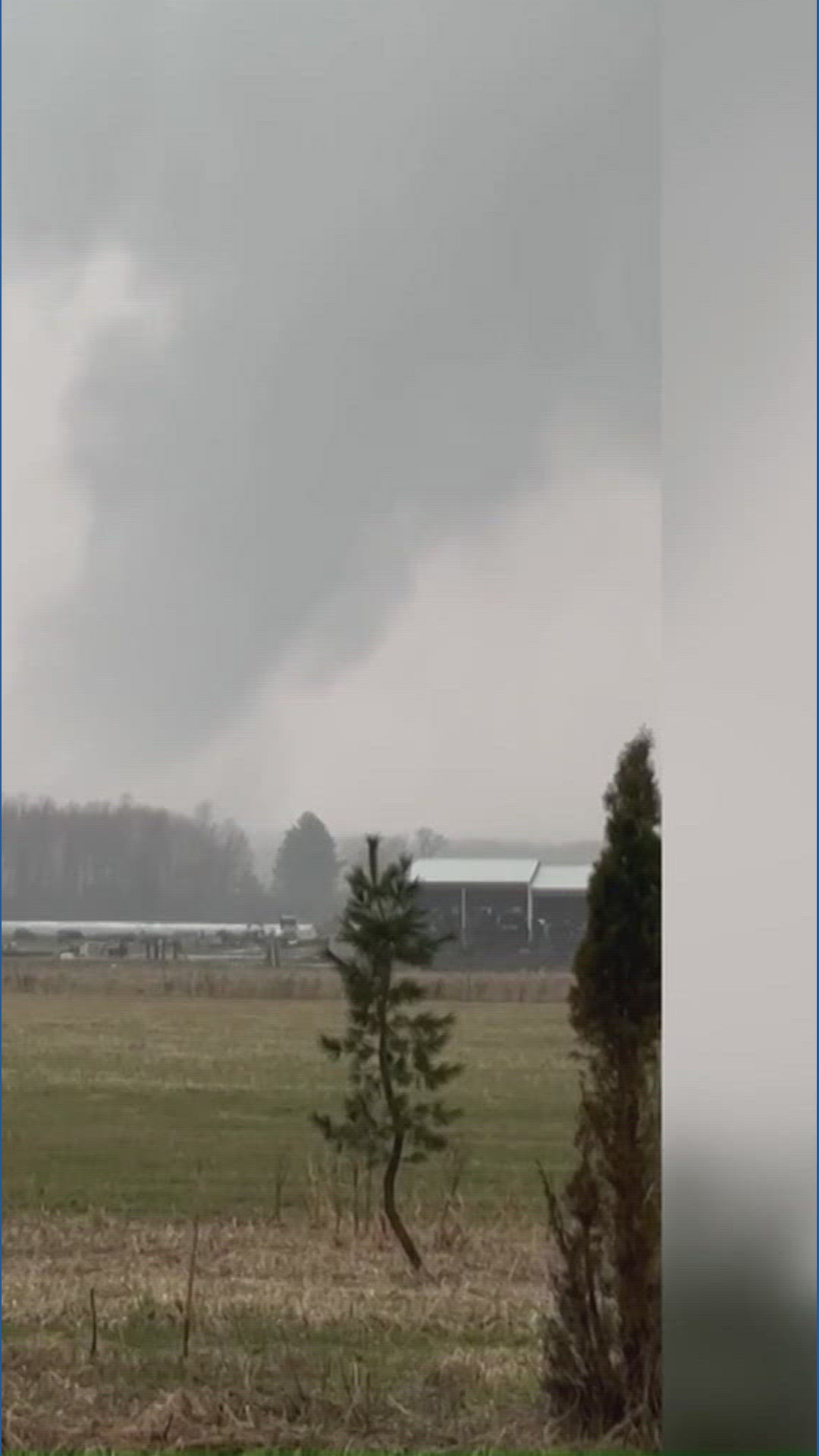 Powerful winds and reported tornadoes rip through the Midwest ...