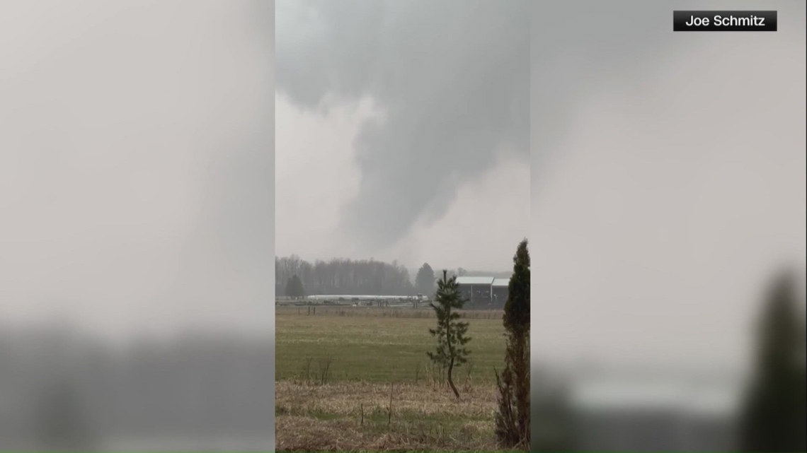 Powerful winds and reported tornadoes rip through the Midwest ...