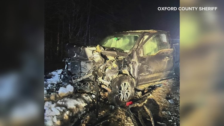 3-vehicle crash in Oxford County leaves 2 people with serious injuries
