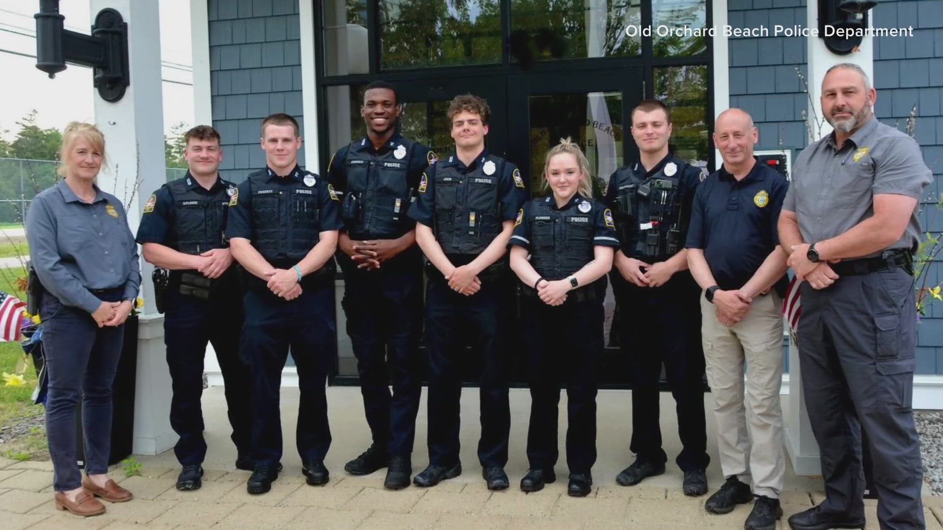 U.S. Immigration and Customs Enforcement says a Maine police officer arrested by immigration authorities has agreed to voluntarily leave the country.