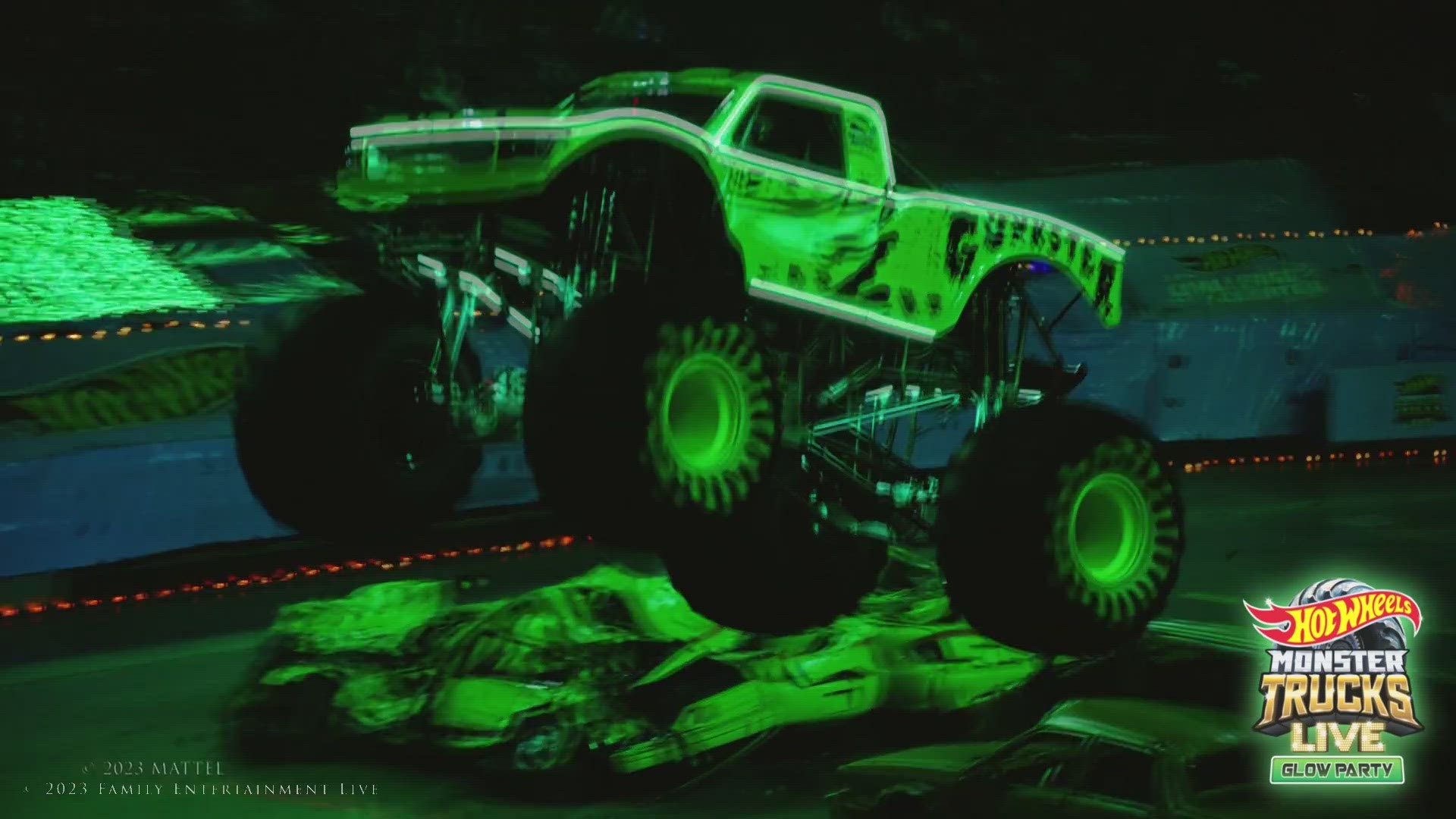 Hot Wheels Monster Trucks Live – Glow Party!