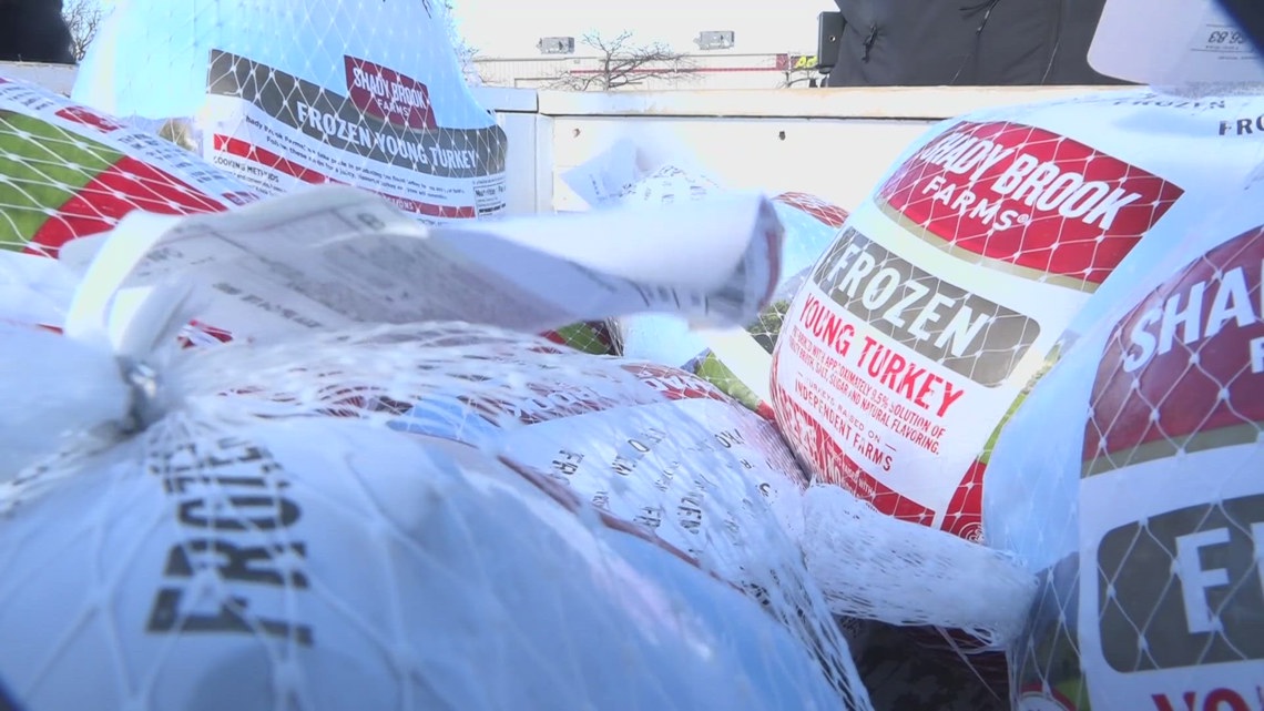 Free the Z' annual turkey drive marks 25 years of helping families