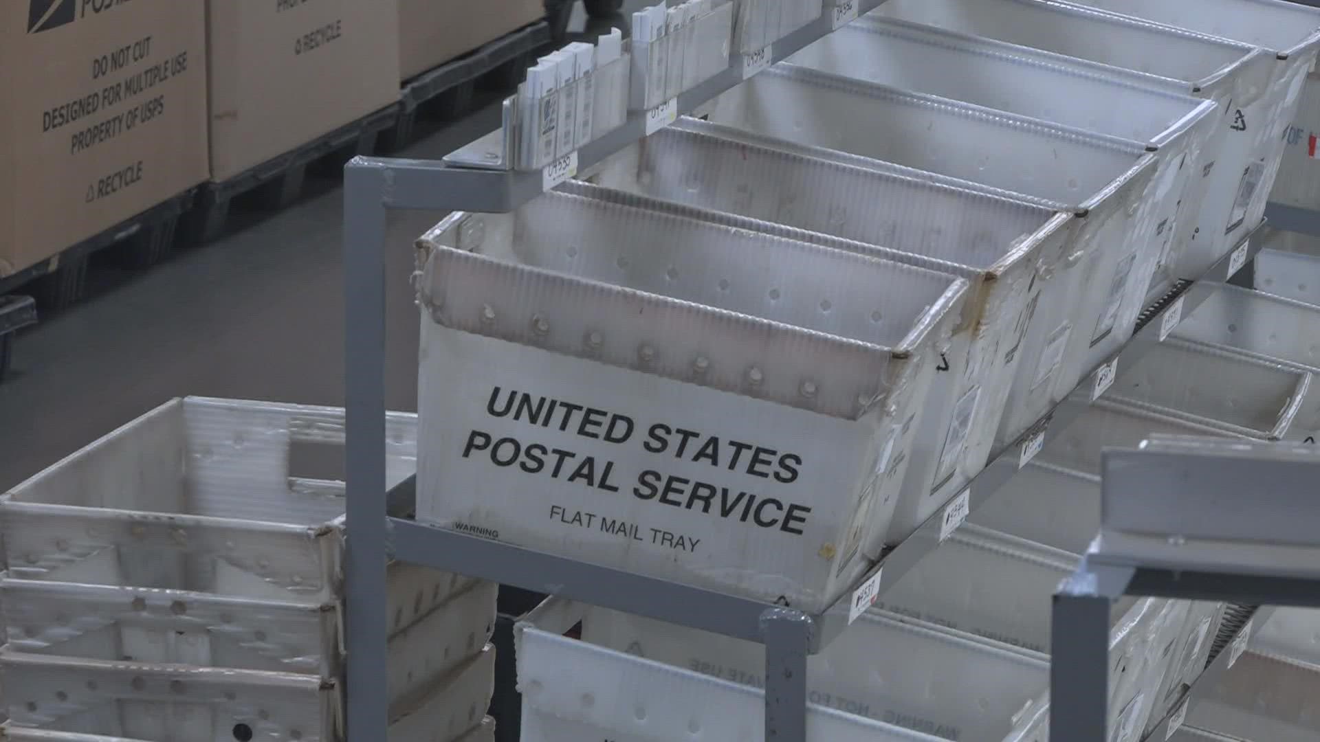Maine's members of Congress are putting pressure on the United States Postal Service.