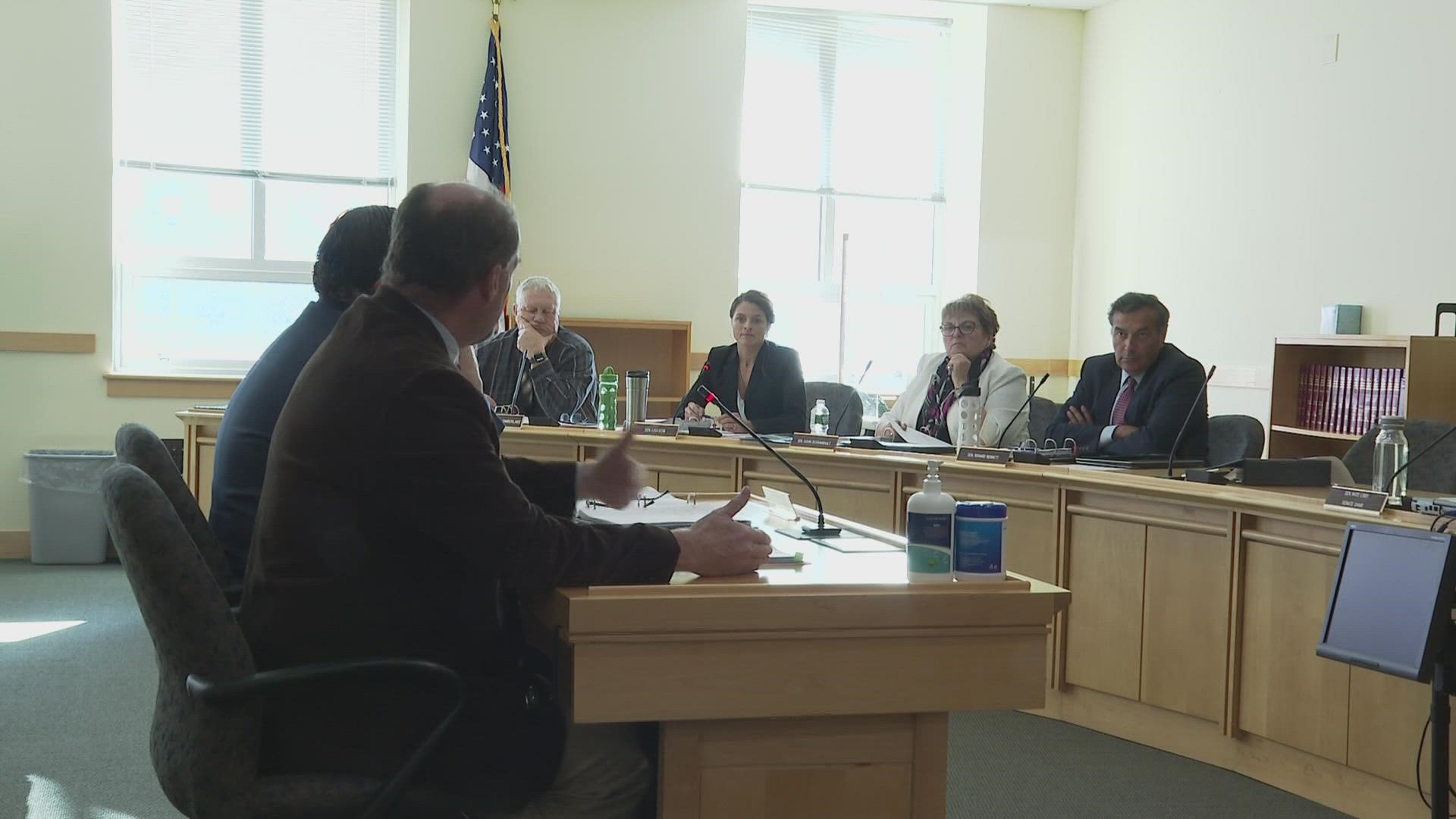 The Maine Legislature’s Government Oversight Committee voted 6-4 Friday to appeal for files from the Maine DHHS.