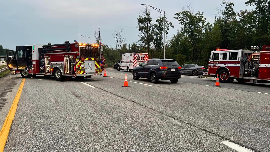 Three brought to hospital, one dog missing after I95 crash(00)