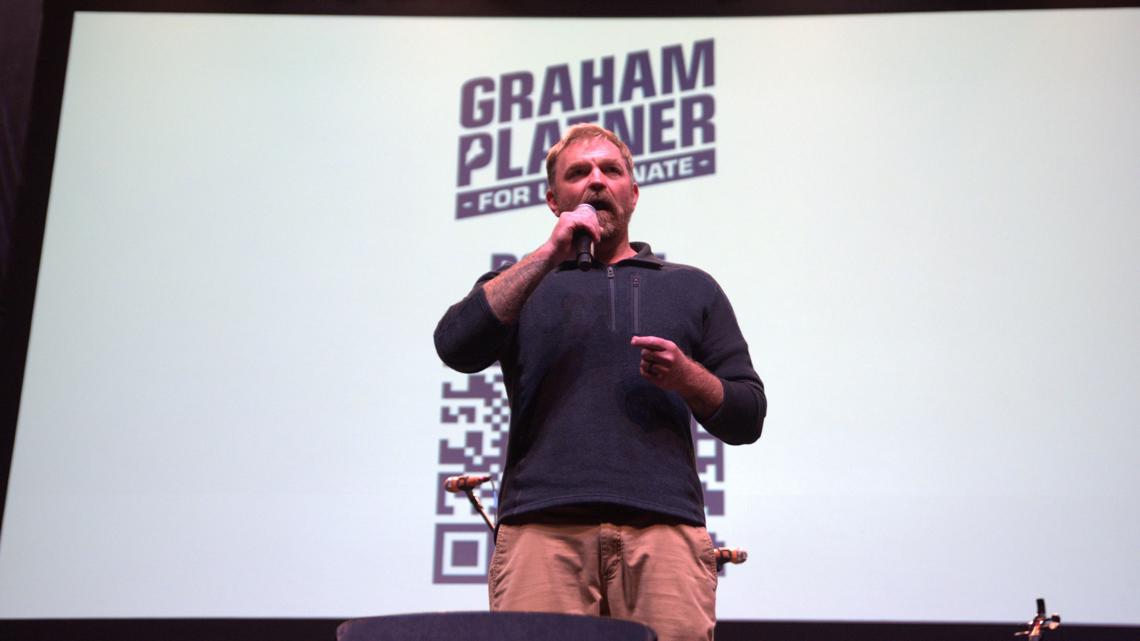 Platner rally for Question 1 draws hundreds to State Theatre in Portland