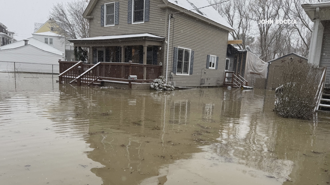 Lewiston water main break floods home