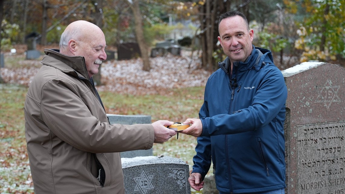 Australian man returns WWII dog tags to Maine | newscentermaine.com - Vimarsana News