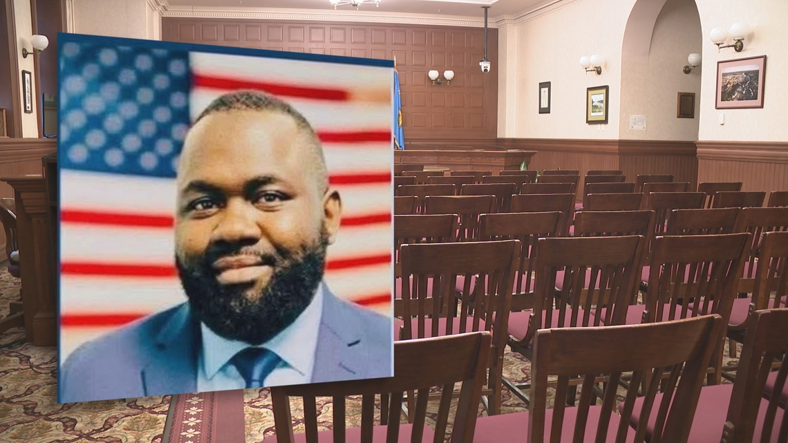 Elected official in Lewiston urged to resign after indictment on weapons charges