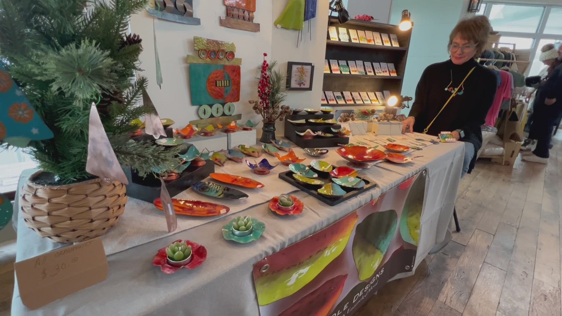 The market aimed to support local creators during the busy holiday shopping season.