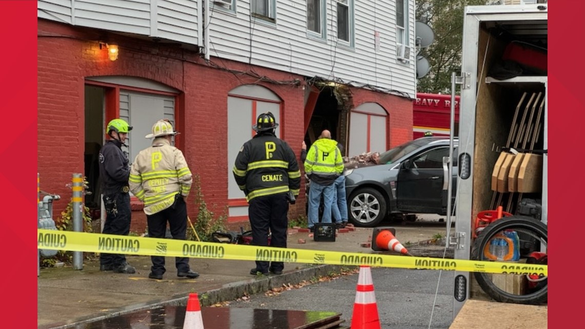Crash on Weymouth Street in Portland, Maine leads to evacuation - Vimarsana News