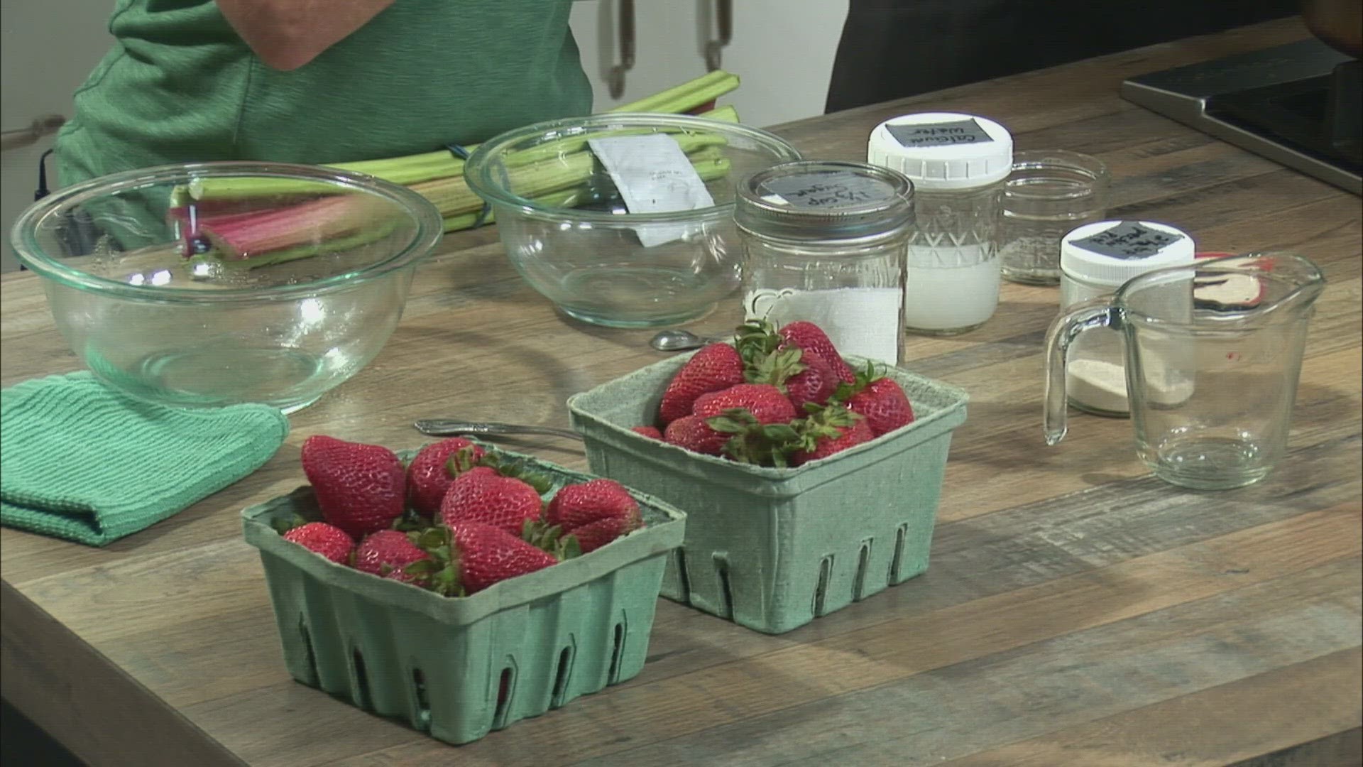 Chef Allison Duffy joins 207 to share a recipe for making strawberry rhubarb pie filling.