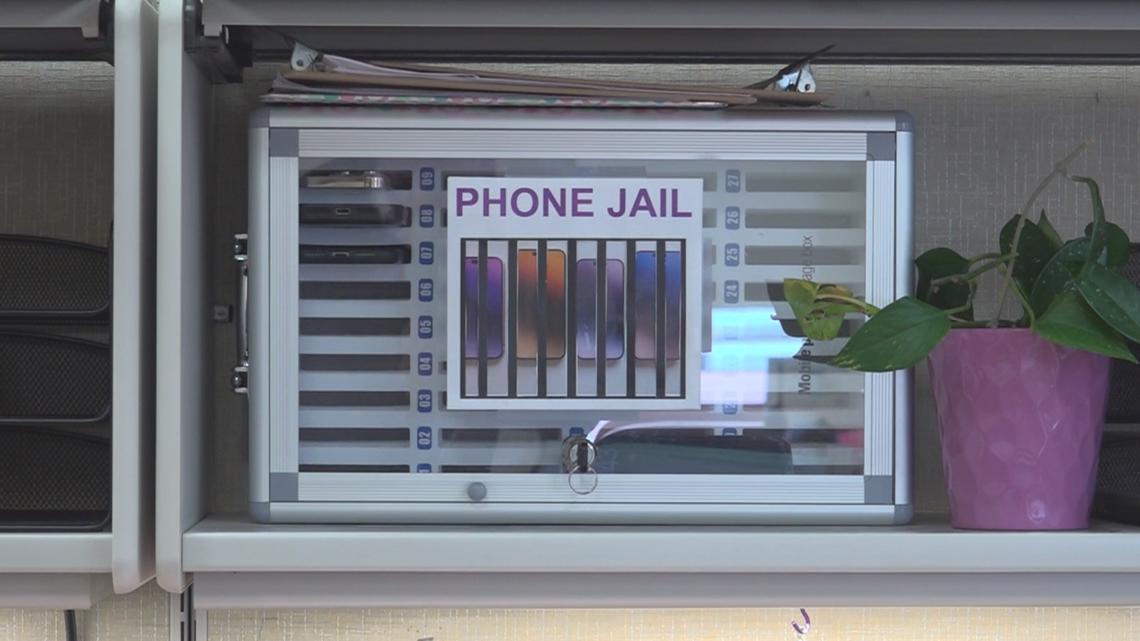 Maine lawmakers approve funding to support potential statewide school cell phone ban